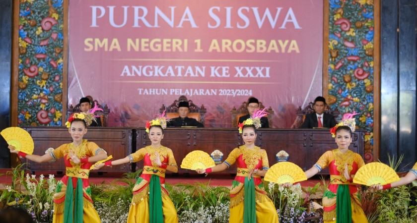 Semarak Wisuda SMAN 1 Arosbaya: Melepas 213 Generasi Penerus Bangsa